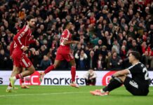 El grosero error del Dibu Martínez que derivó en el primer gol del Liverpool ante Aston Villa en la Premier League