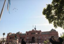 La llegada de los F-16: un hito militar, un discurso crítico de Milei con el kirchnerismo y un vuelo rasante por el centro porteño