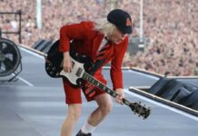 El guitarrista que «puede hacer que algo mundano cobre vida» según Angus Young