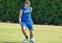 Un futbolista de Almagro busca nuevo club por redes sociales: “El que sepa de algo me chifla”