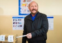 Denuncian que en la escuela donde Gildo Insfrán se entrevistó con alumnos nunca empezaron las clases