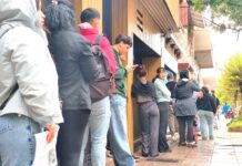 En los últimos dos años, medio millón de trabajadores salieron del sistema laboral registrado