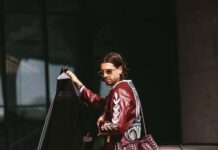 Un lujoso Lamborghini y una exclusiva campera de edición limitada: la glamorosa llegada de una estrella de Hungría al entrenamiento