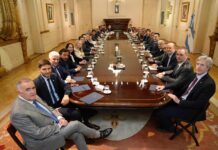 Negociaciones secretas, una prueba de fuego para la gobernabilidad y otra espada cristinista en la Magistratura