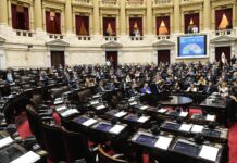 Diputados opositores impulsan un proyecto para declarar la emergencia salarial educativa y reforzar los ingresos de los docentes