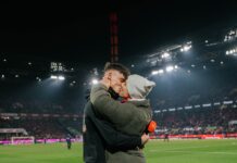 El impensado conflicto que se desató con el árbitro que le pidió matrimonio a su novio durante un partido en Alemania