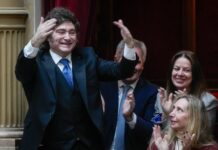 Adorni en el Congreso: “Nunca un presidente acompañó a su jefe de Gabinete a defender la gestión”, destacó un politólogo