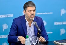 Carlos Bianco volverá mañana al país luego de su operación en Barcelona