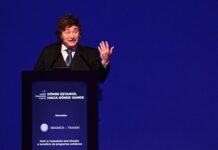 El Presidente ponderó a varios integrantes de su gabinete en medio de un discurso con fuerte impronta económica