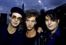 4 canciones compuestas durante una gira