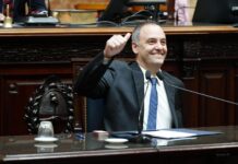 Con su nueva declaración jurada, Manuel Adorni contradijo lo que había informado en el Congreso