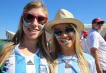 Un estudio aseguró que la hinchada argentina lidera el ranking de las más atractivas del Mundial: el llamativo rubro que ganó Scaloni